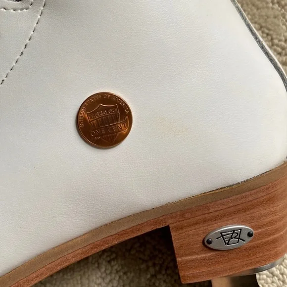 NEW IN BOX Riedell | Flair 910 Ice Skates Size 4 with Eclipse Astra 9 1/4” Blade - Picture 14 of 17